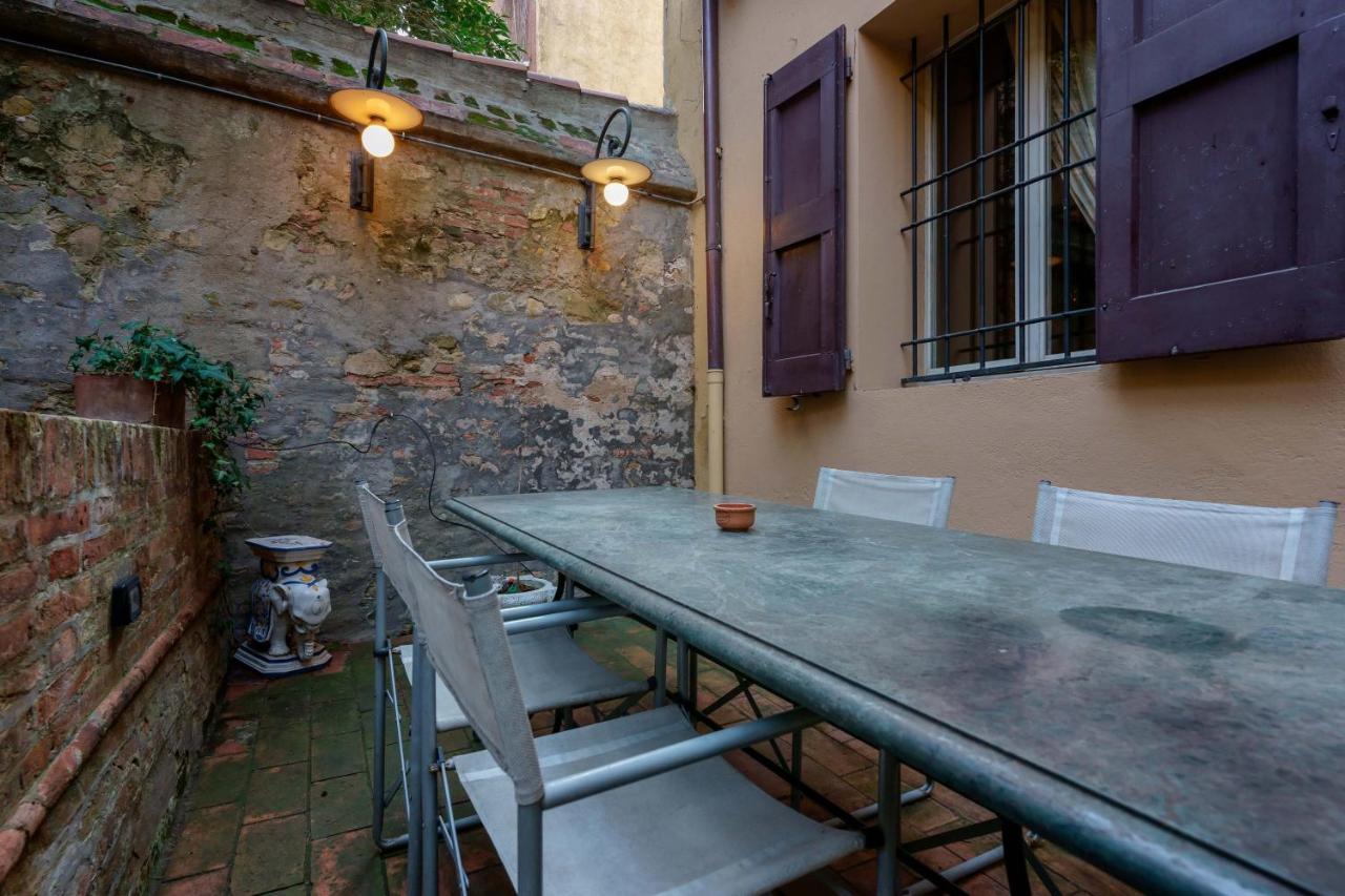 Suite Aldrovandi, With Private Garden Bologna Eksteriør bilde