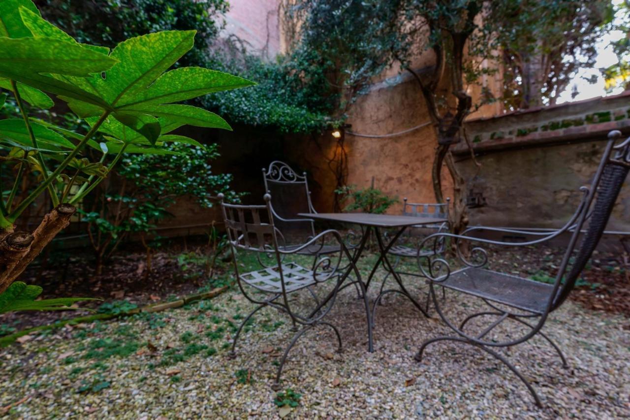 Suite Aldrovandi, With Private Garden Bologna Eksteriør bilde