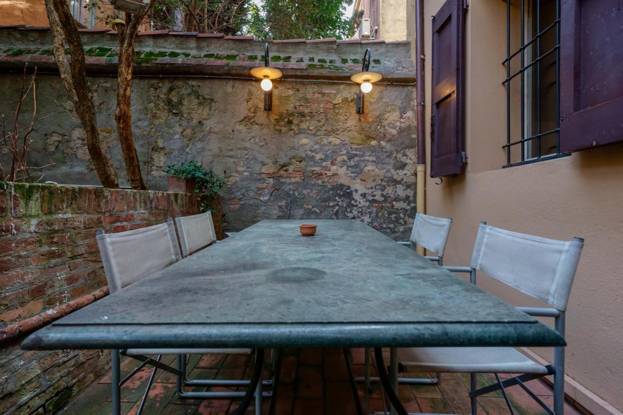 Suite Aldrovandi, With Private Garden Bologna Eksteriør bilde